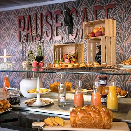 Готель Mercure Centre Saint-georges 4*